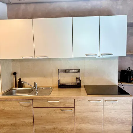 Historic Beneath The Castle In The Old Centre