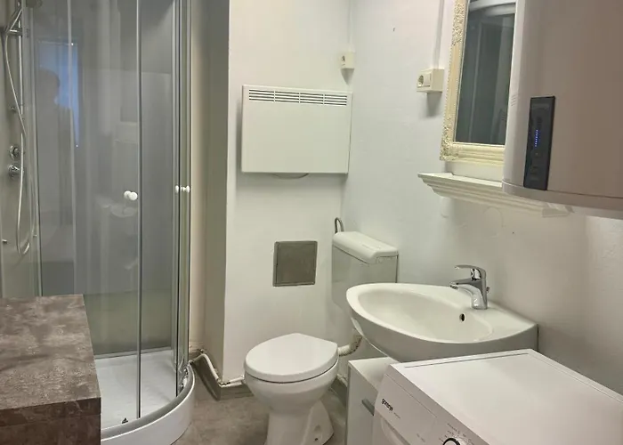 Apartment Historic Beneath The Castle In The Old Centre *