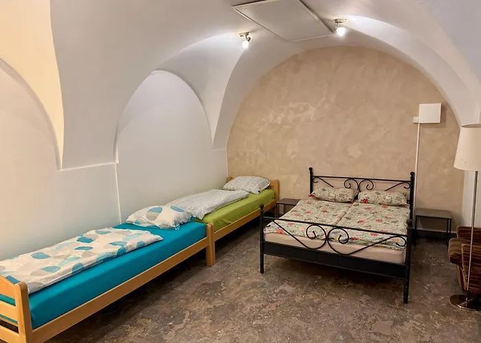 Historic Beneath The Castle In The Old Centre *