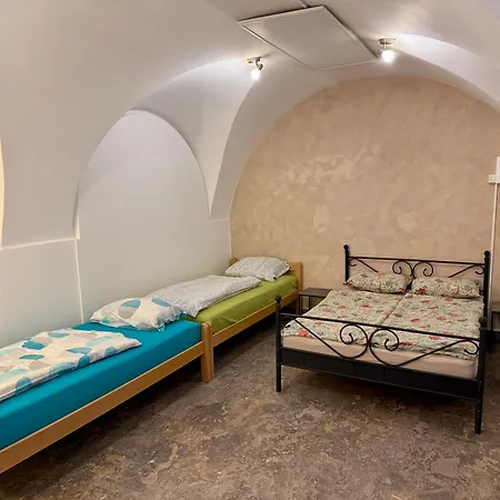 Historic Beneath The Castle In The Old Centre *