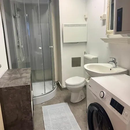 Historic Beneath The Castle In The Old Centre * ليوبليانا